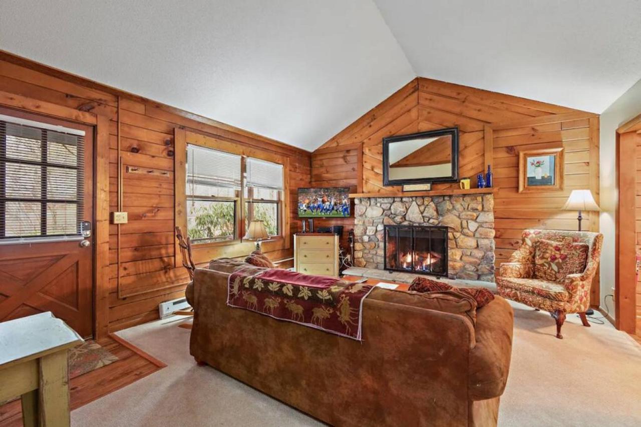 Classic Log Cabin With Fireplace On Quiet River Blowing Rock Exteriör bild