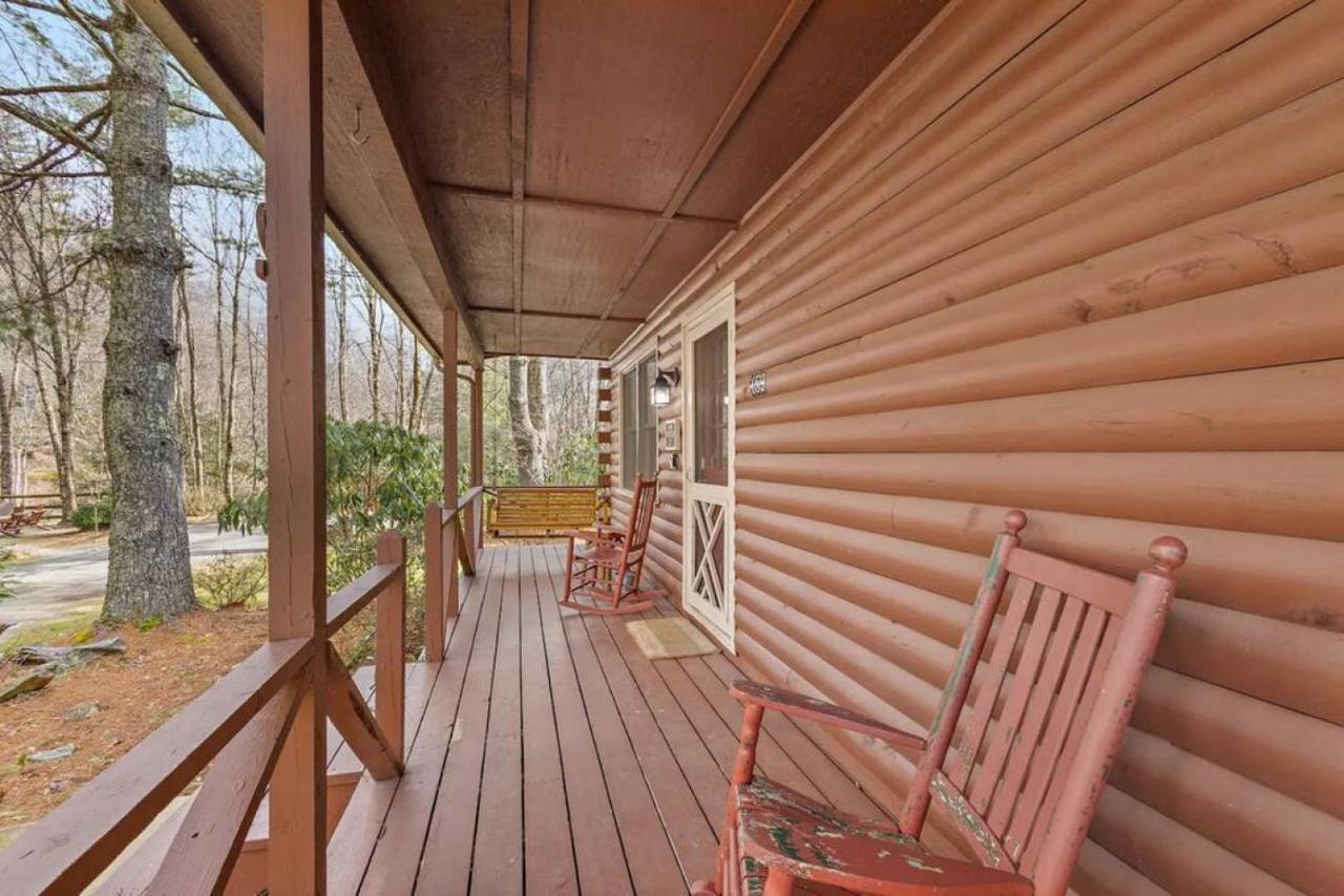 Classic Log Cabin With Fireplace On Quiet River Blowing Rock Exteriör bild