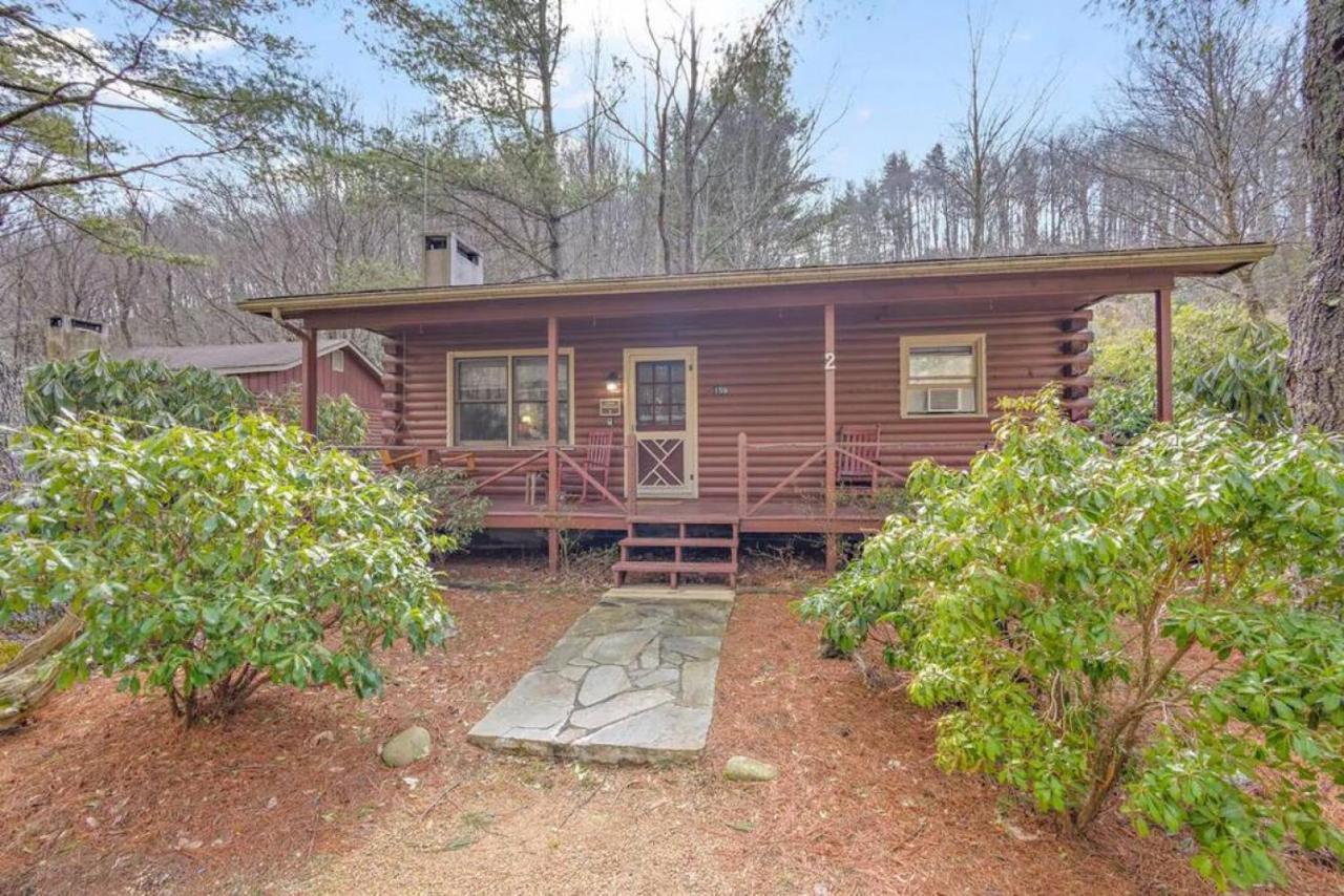 Classic Log Cabin With Fireplace On Quiet River Blowing Rock Exteriör bild